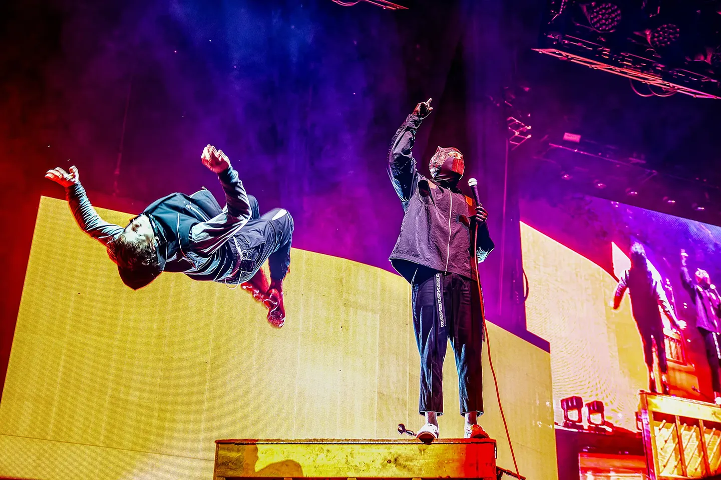 Twenty One Pilots стартовали тур "The Clancy Tour: Breach" с размахом в Цинциннати