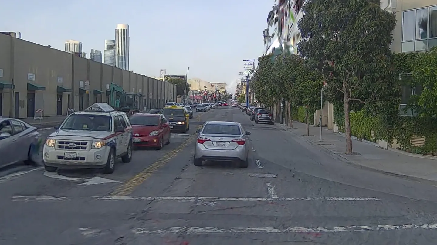 Volvo и гауссовский сплэттинг: новая эпоха безопасности на дорогах