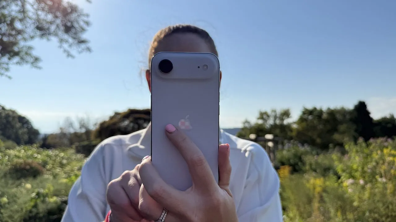 Почему iPhone Air Лучше «Тяжеловесов» – Глазами Скептика