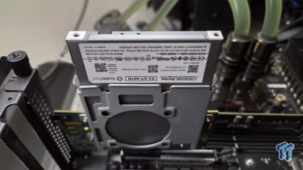 ScaleFlux выпустила SSD, который сжимает данные на лету и работает быстрее всех конкурентов