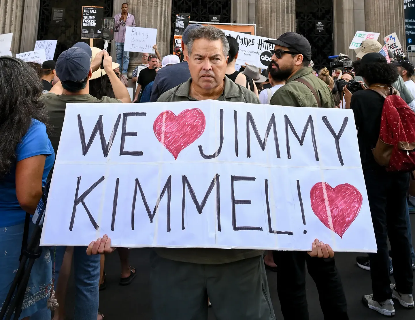 Jimmy Kimmel возвращается после внезапного "бана" на ABC
