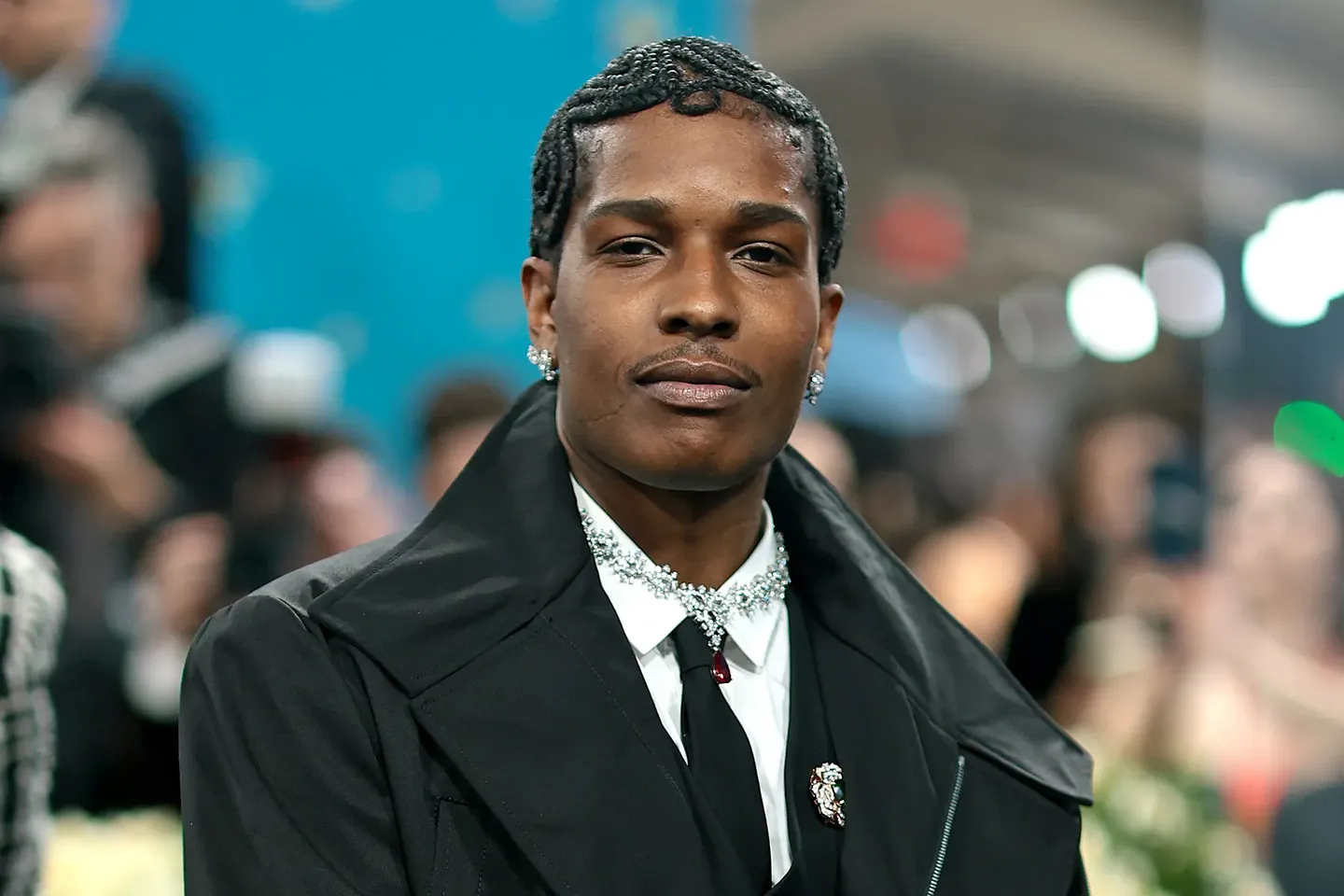 A$AP Rocky раскритиковал Дрейка за иск к Universal Music Group