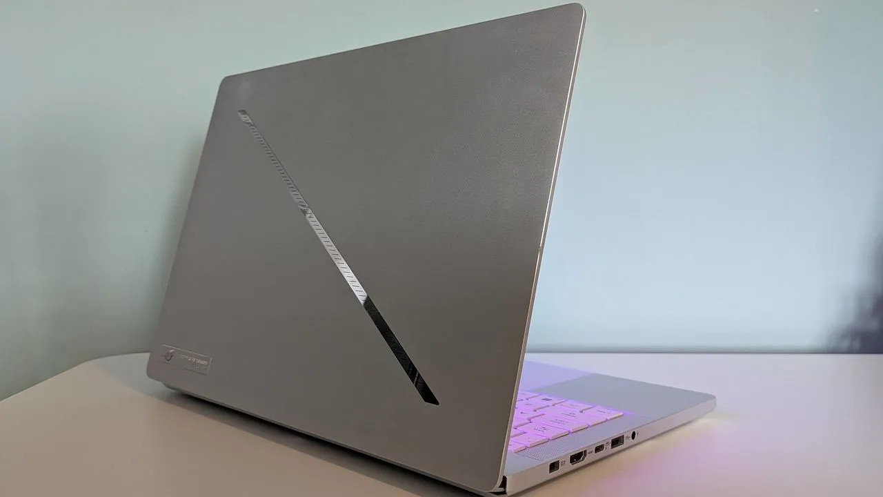 Asus ROG Zephyrus G14 (2025): тонкий, горячий и очень игровой