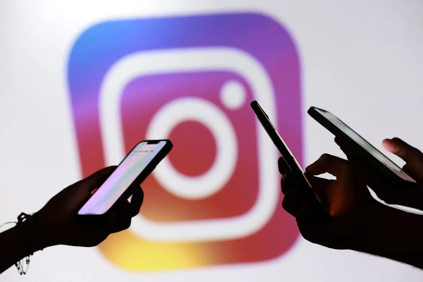 Meta запускает платные подписки на Instagram и Facebook без рекламы в Великобритании