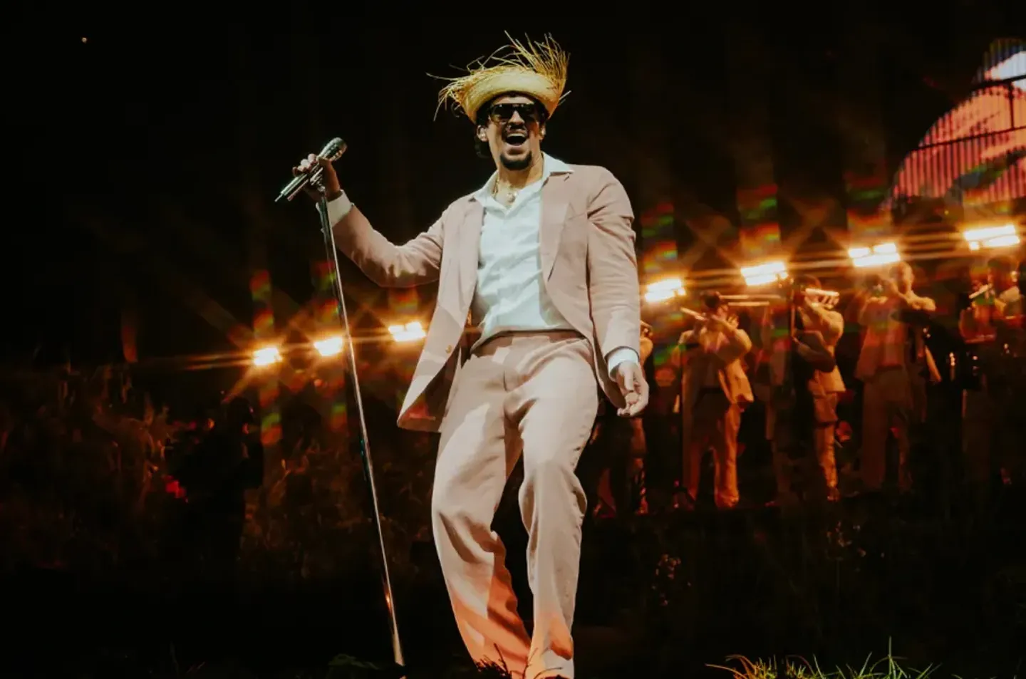 Bad Bunny станет хедлайнером полувековой Супербоул