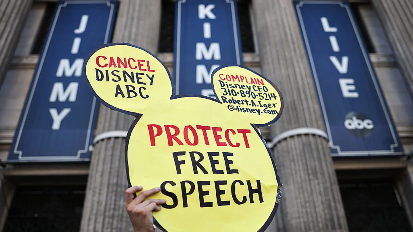 Disney теряет 1,7 млн подписчиков после отстранения Джимми Киммела