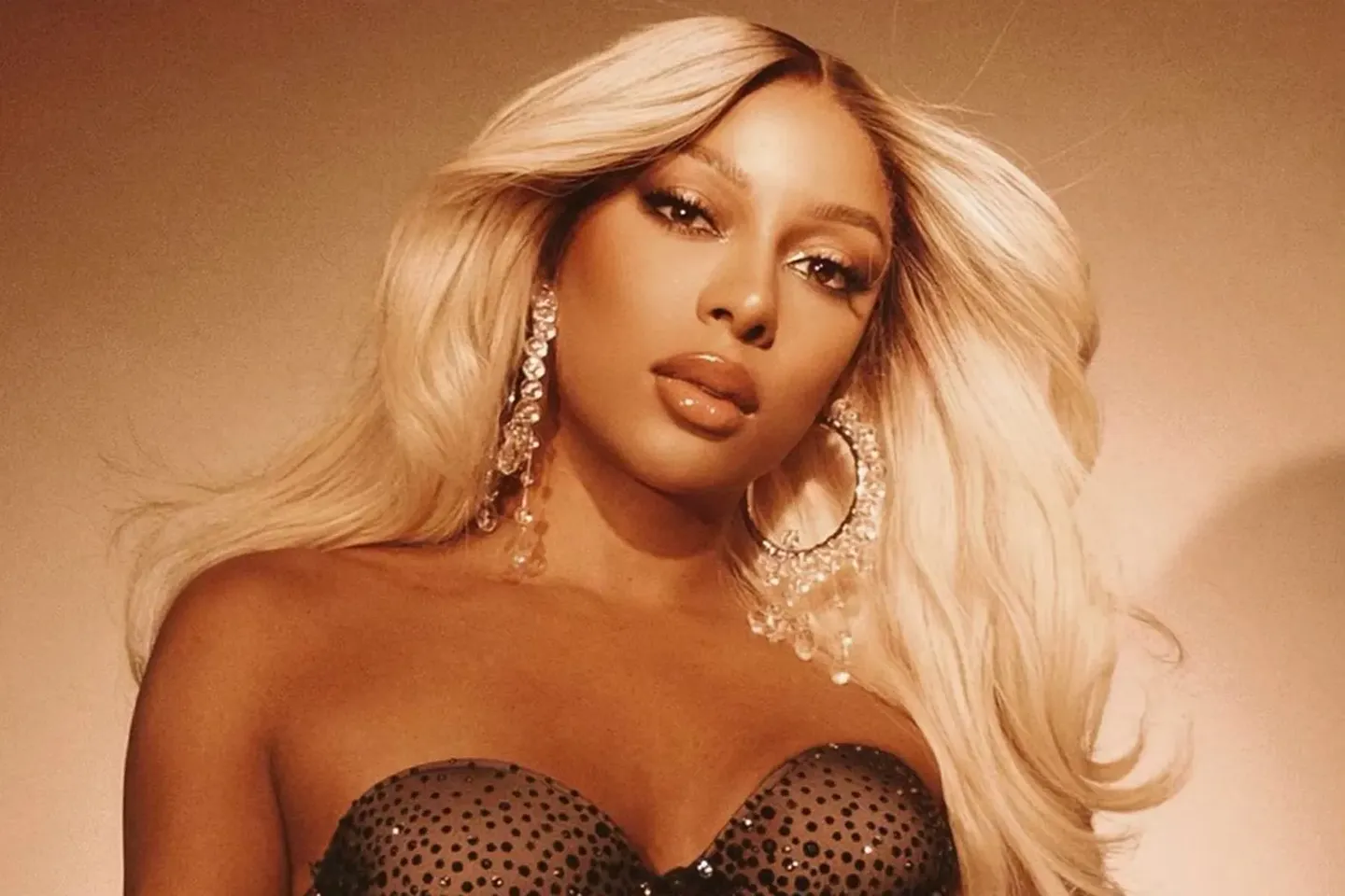 Виктория Монэ нашла нового менеджера, Alien Ant Farm — новый лейбл