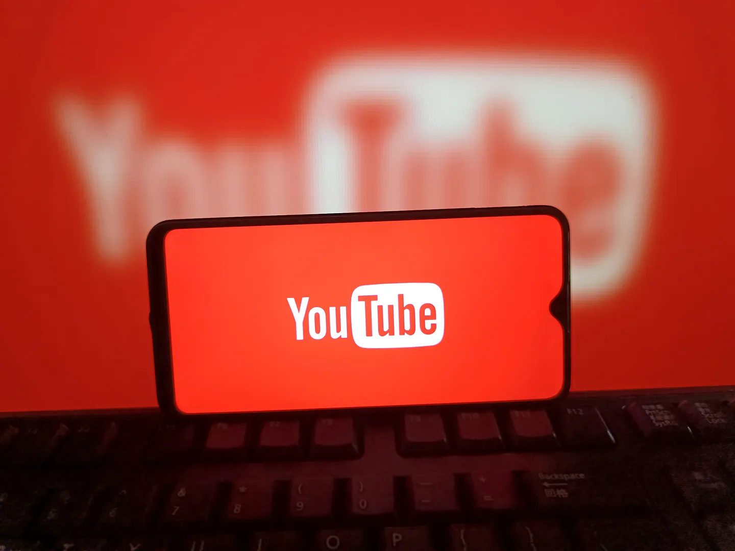 YouTube запускает пилотную программу для возвращения забаненных авторов