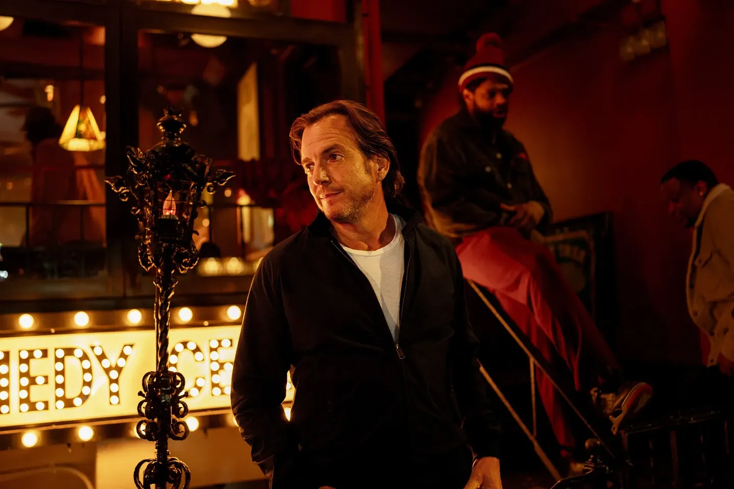 «Is This Thing On?»: Брак, микрофон и отсутствие катарсиса в кризисе среднего возраста Бредли Купера