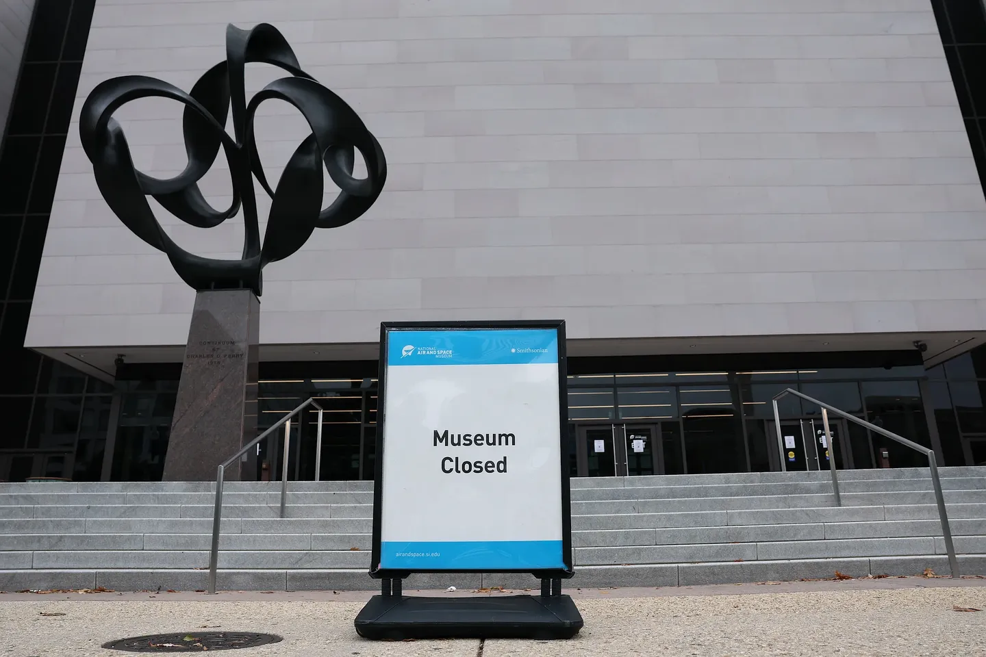 Smithsonian закрыт из-за шатдауна правительства