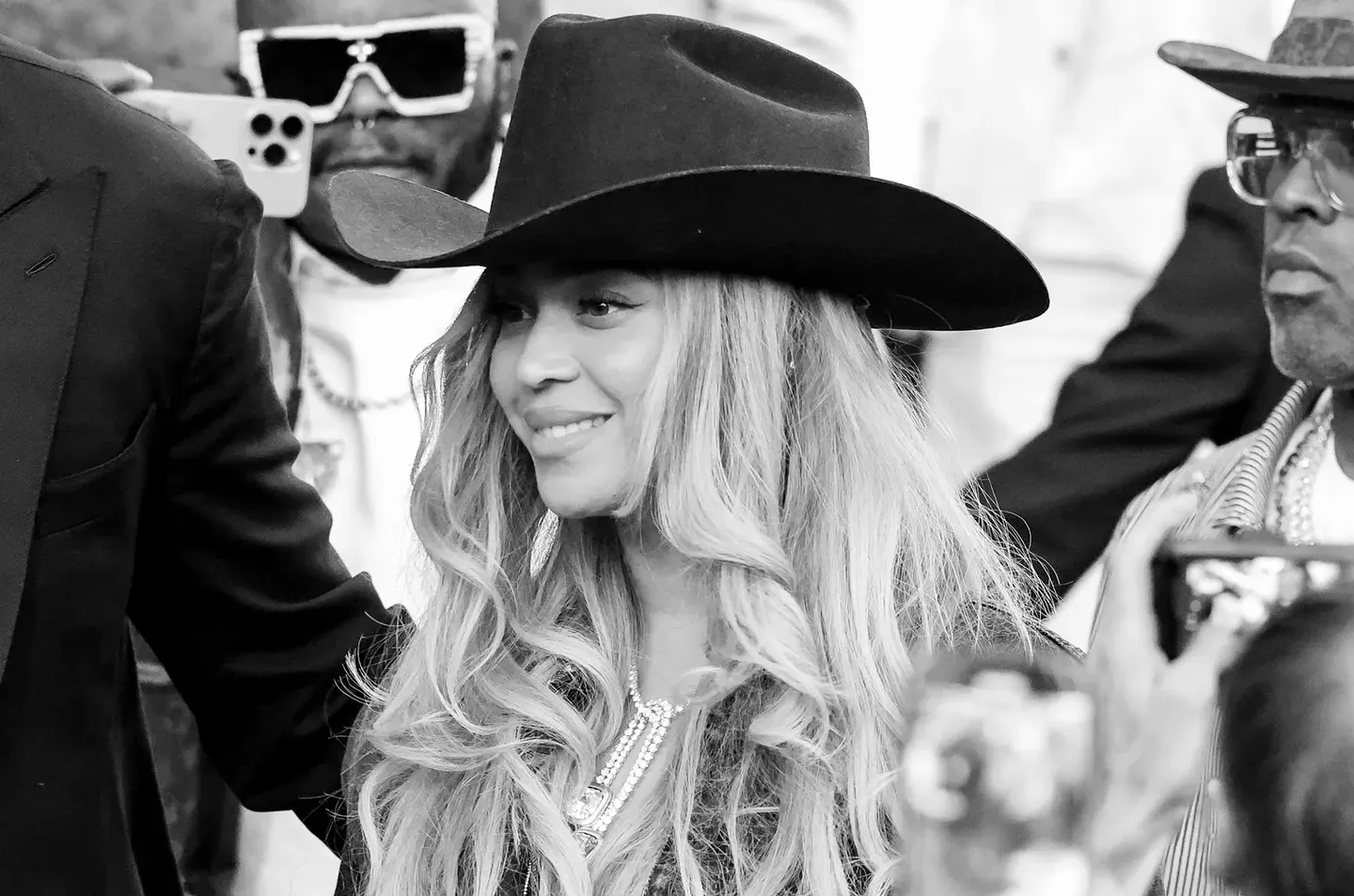 Прощание с D'Angelo: Beyoncé почтит память легенды нео-соула