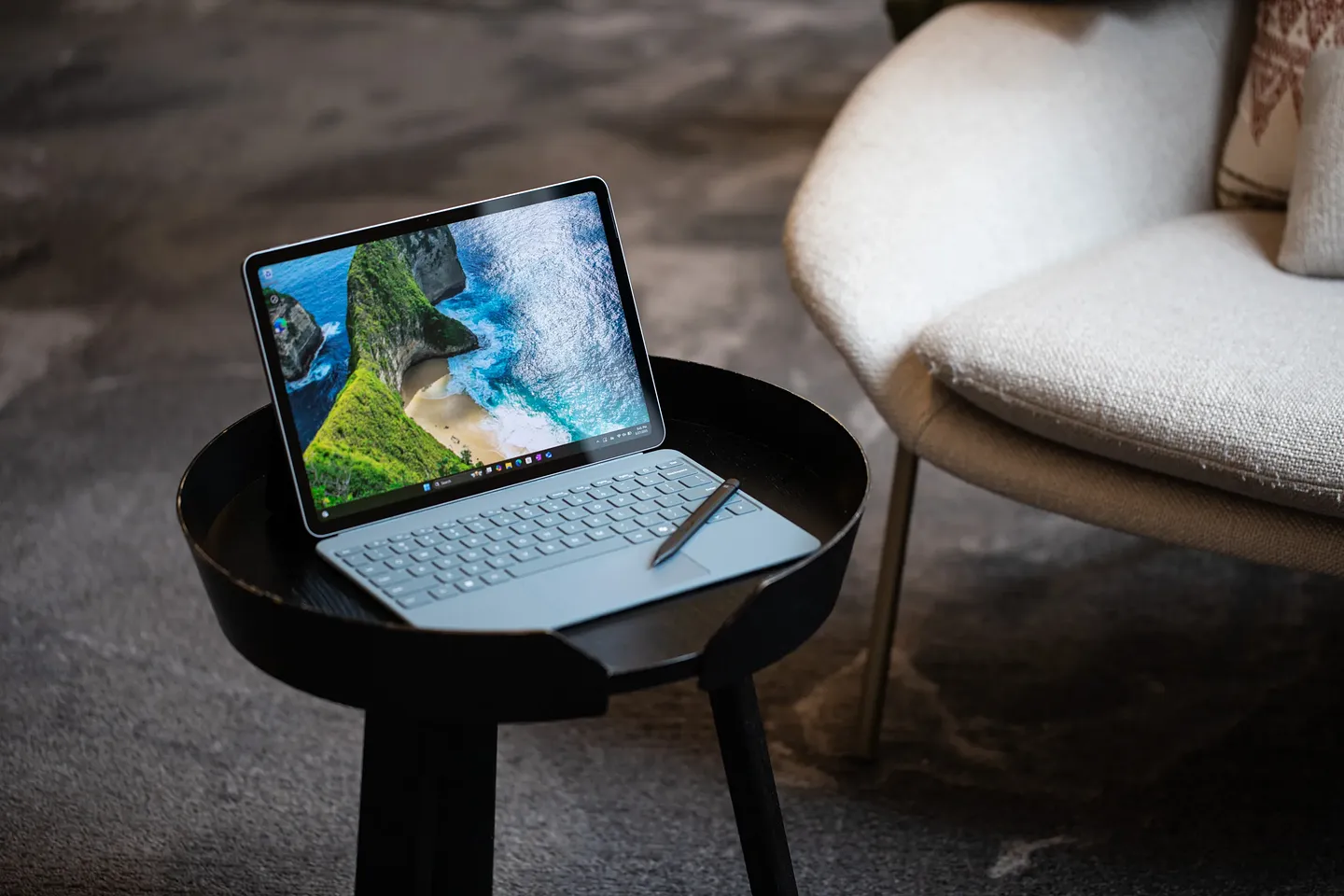 Microsoft уходит из Китая: Surface переселяются