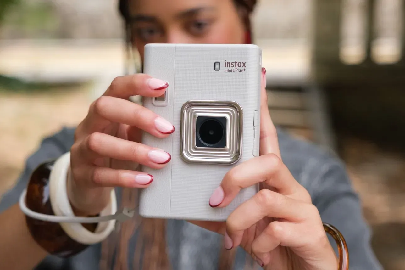 Fujifilm обновила Instax Mini LiPlay для любителей селфи