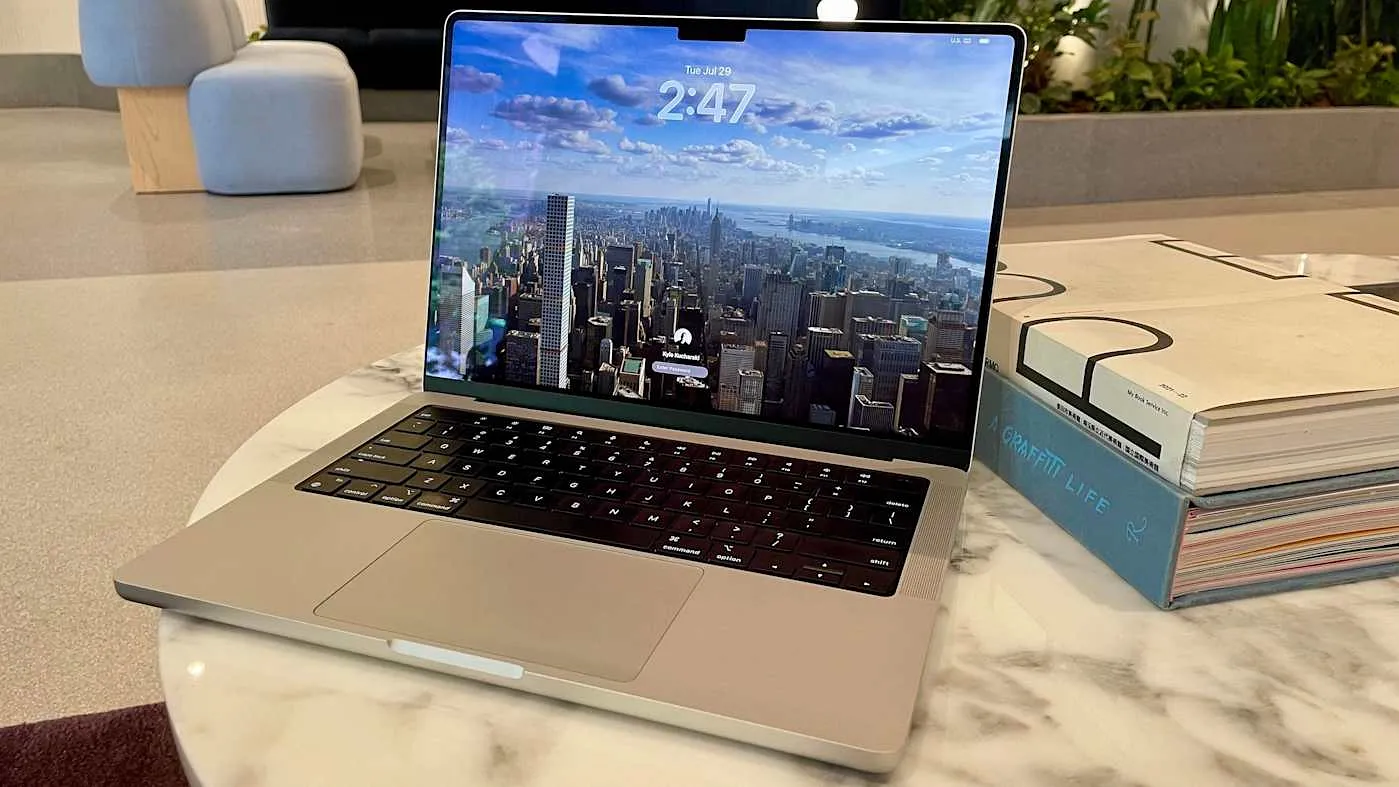 Apple готовит MacBook с сенсорными экранами и чипом M6