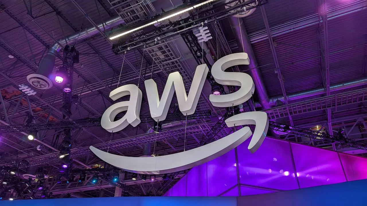 Масштабный сбой Amazon обрушил интернет-сервисы по всему миру