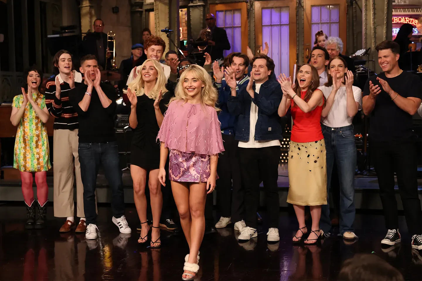 Сабрина Карпентер: кофеином по SNL