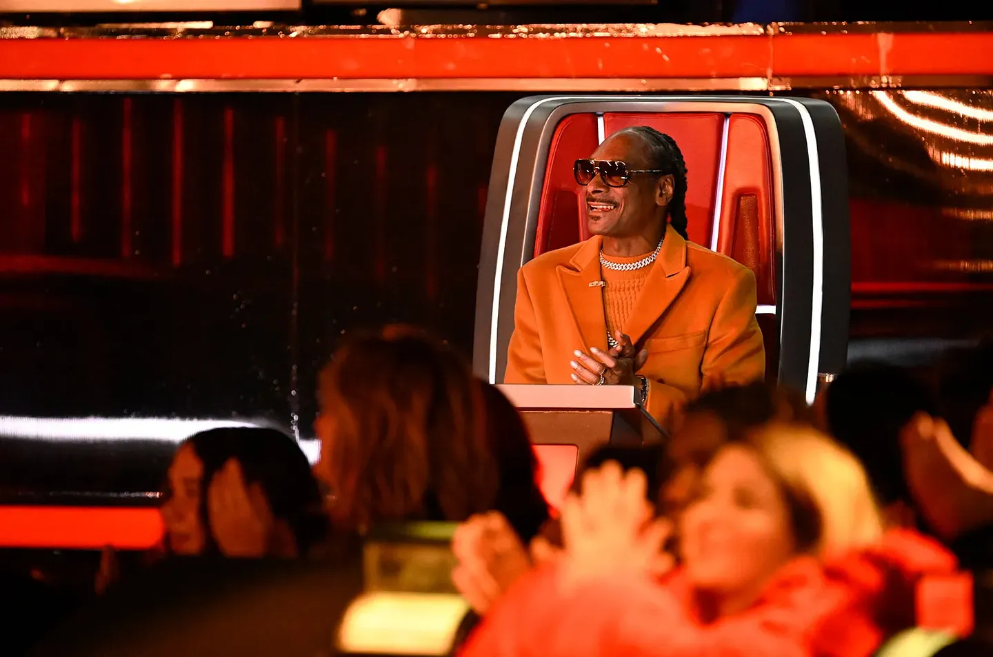 Snoop Dogg ворвался в “Голос”: первый “украденный” талант — яркое шоу продолжается
