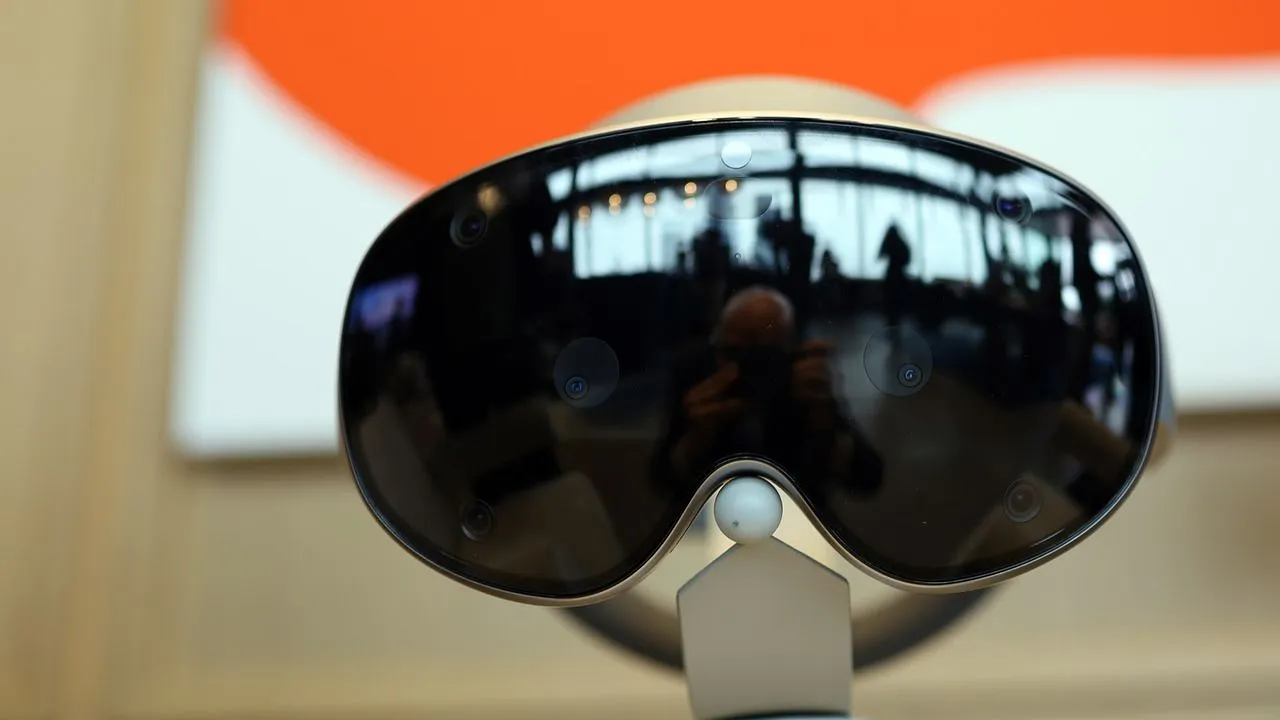 Samsung готовит к выпуску очки XR: интрига и коллаборации
