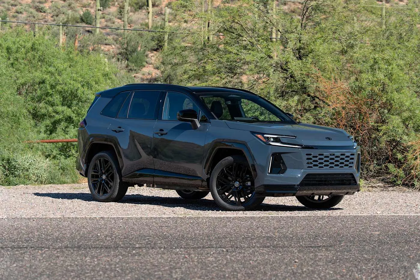 Toyota RAV4: гибридная революция и новая магия софта