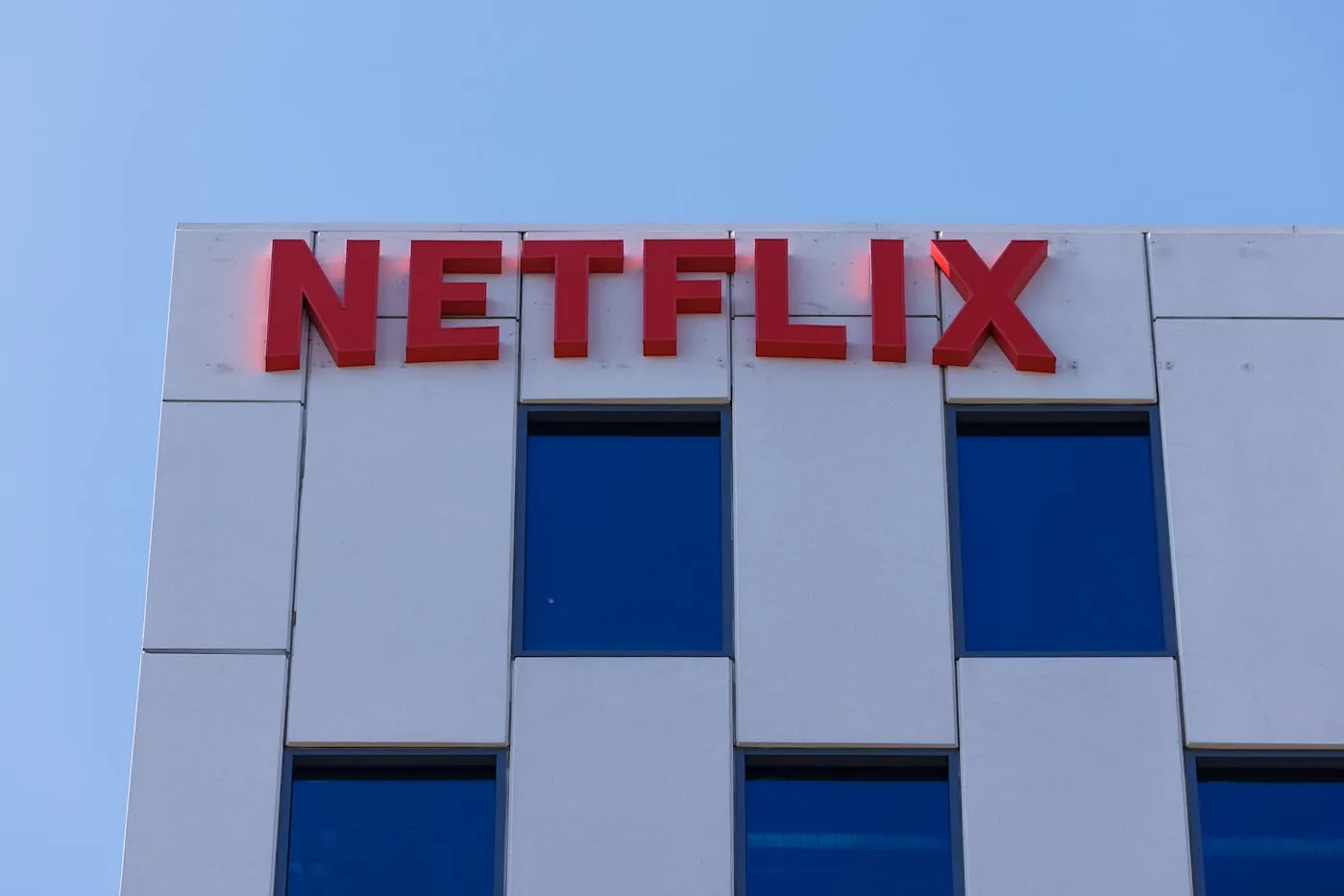 Netflix запускает стриминг в HDR10+ — последнее умное решение или просто фольга для бургеров?