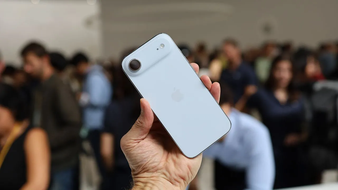 iPhone Air признан смартфоном года: Apple снова творит революцию