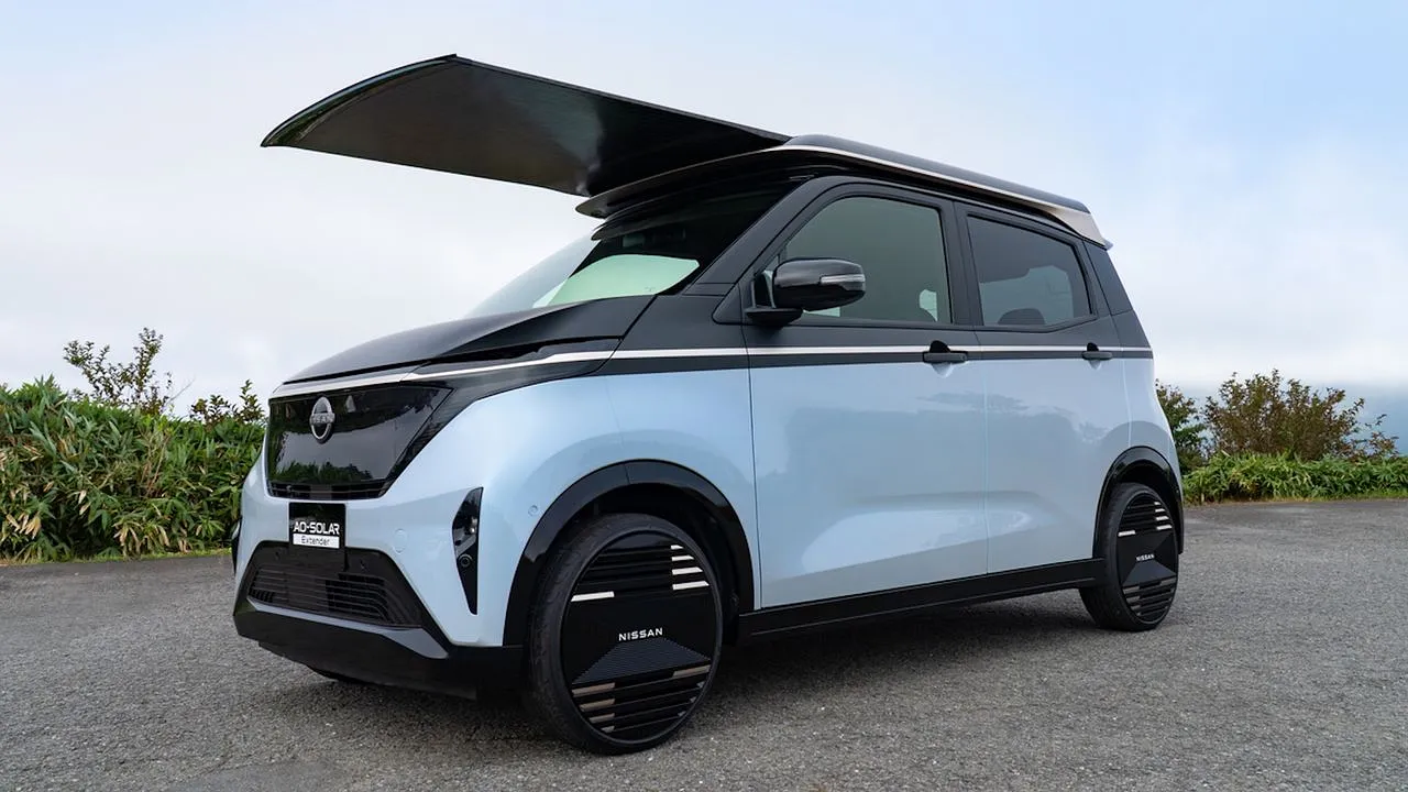 Nissan показала солнечную крышу для Sakura: бесплатная подзарядка уже близко