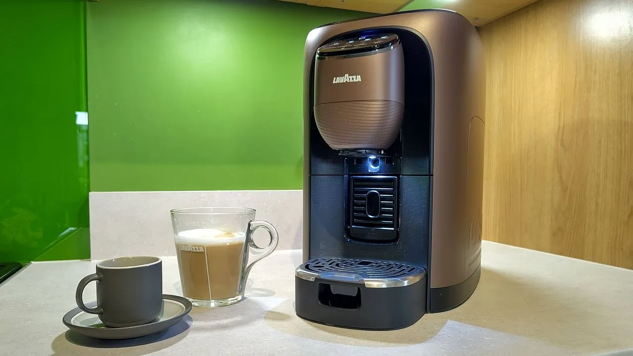 Lavazza Assoluta: умная кофемашина без выбора