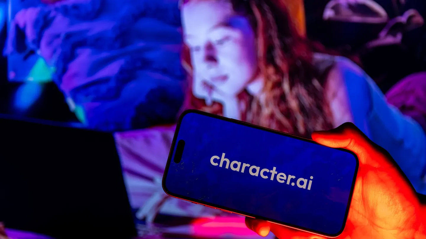 Character.AI ограничит чаты для подростков из-за скандалов