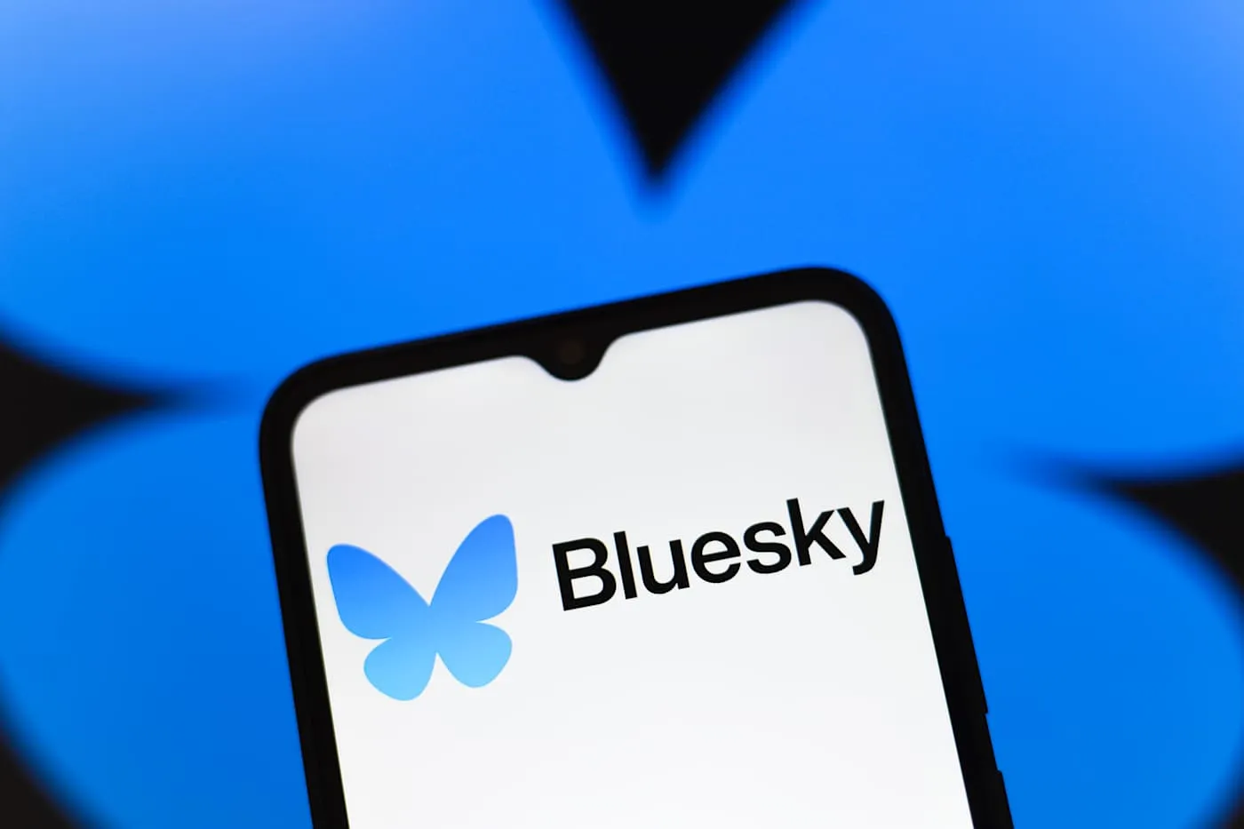 Bluesky запускает кнопку дизлайка и "социальных соседей"