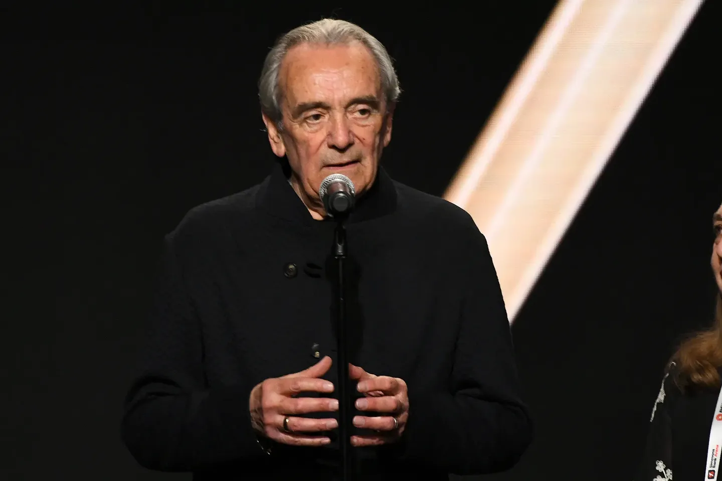 Легенда музыкального шоу-бизнеса стал жертвой цифрового мошенничества