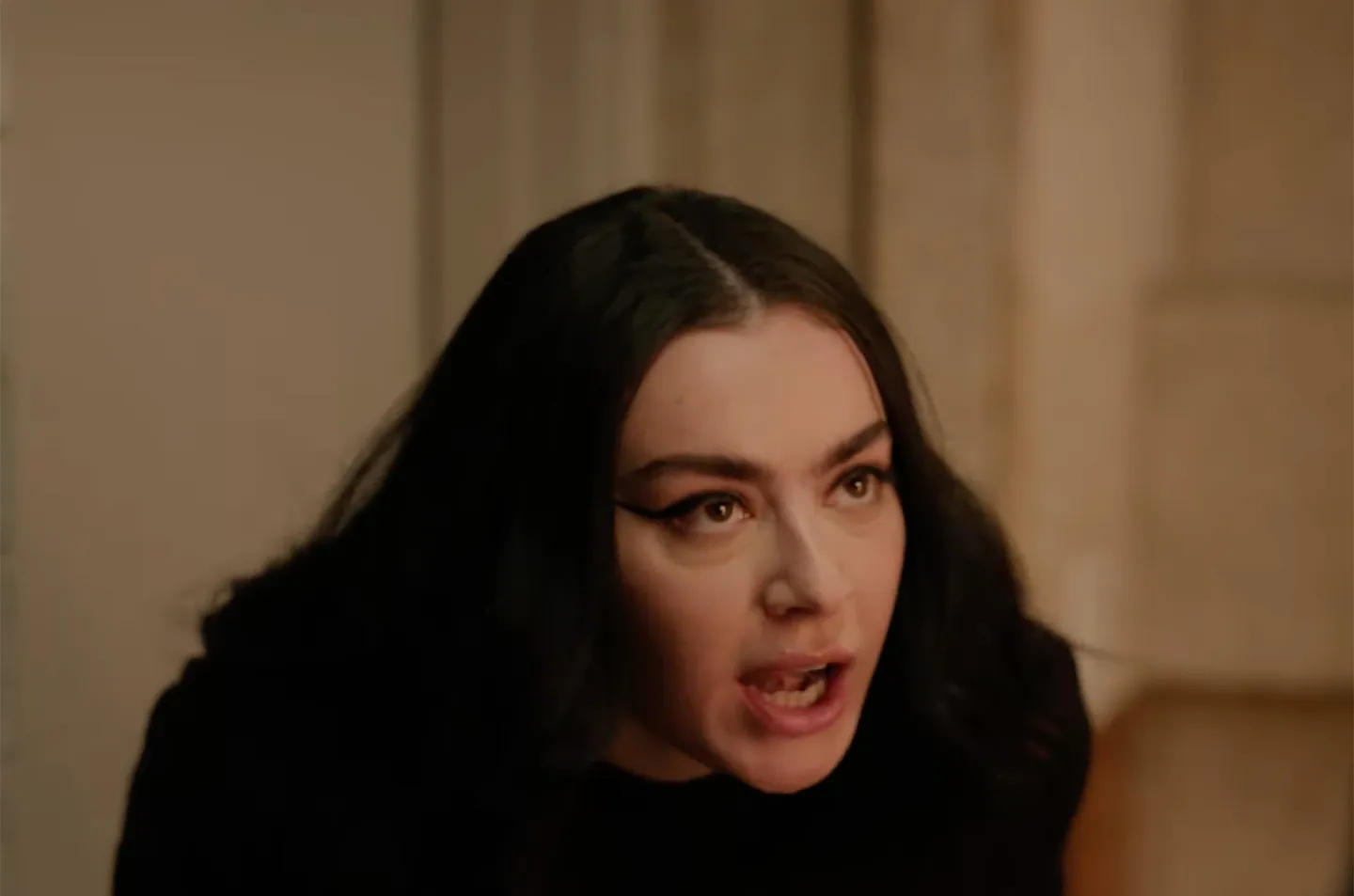 Charli XCX взбешена и не собирается петь свой хит: "Вы шутите!"