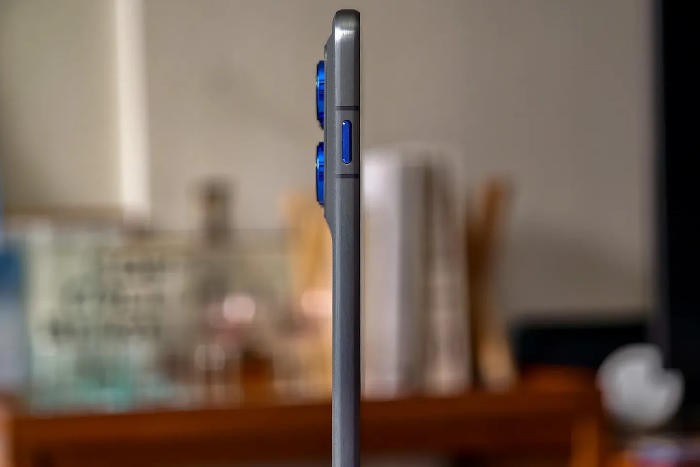 Motorola Edge 70: Тонкий как кредитная карта, но не для Америки