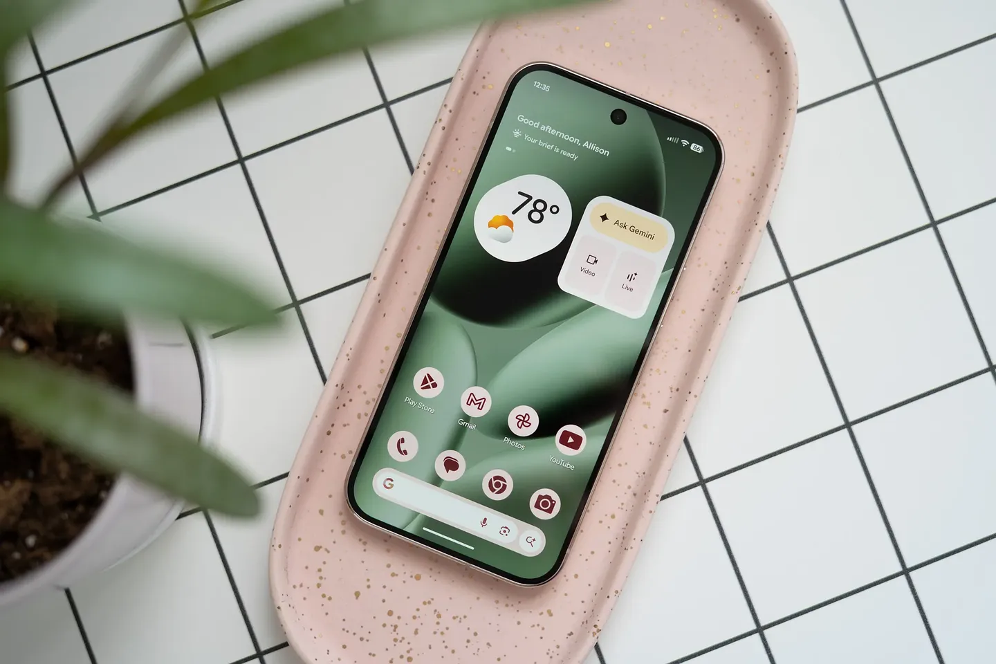 Google добавляет ИИ-резюме в уведомления Pixel
