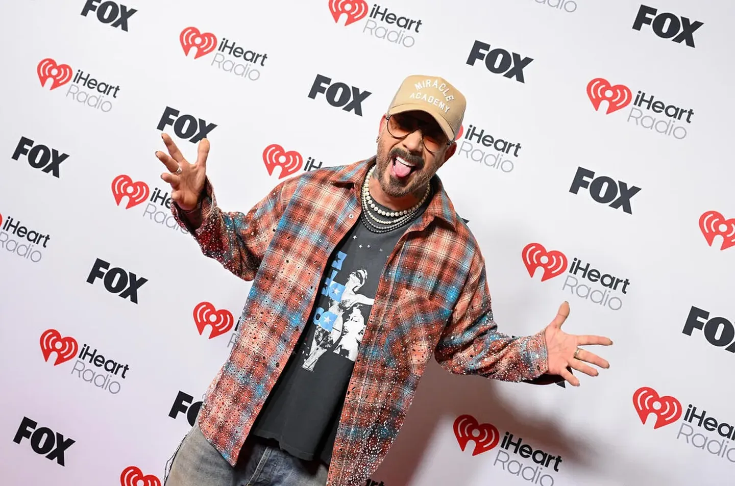 AJ McLean зовет Тейлор Свифт на сцену