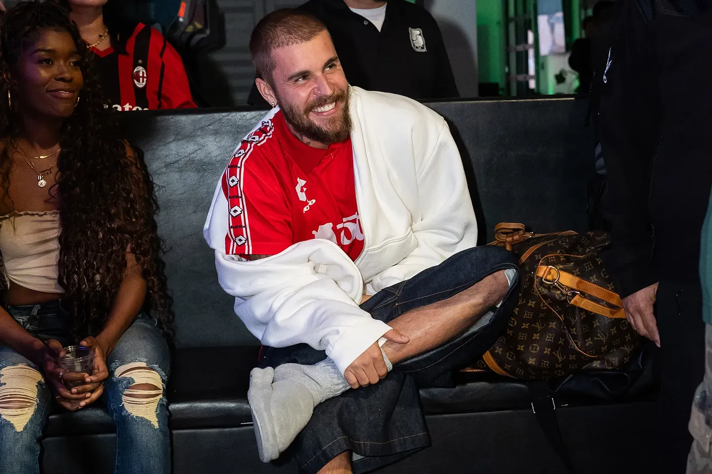 Джастин Бибер устроил репетицию Coachella на Twitch с песней «Daisies»