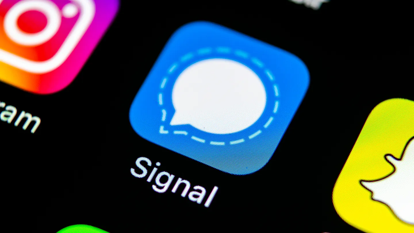 Signal: как мессенджер оказался в эпицентре скандала