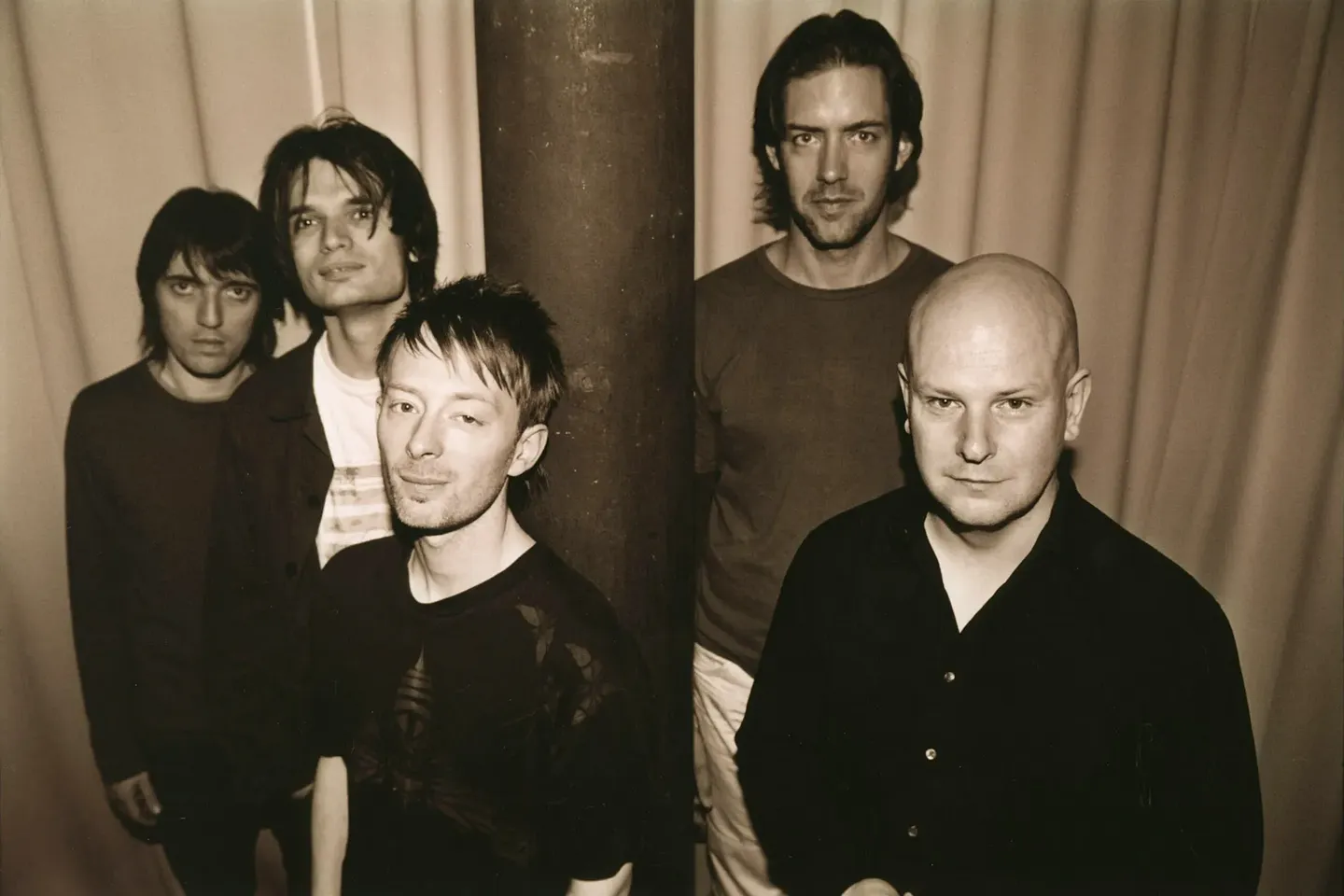 Radiohead взяли чарты живьём: новый альбом на вершинах!