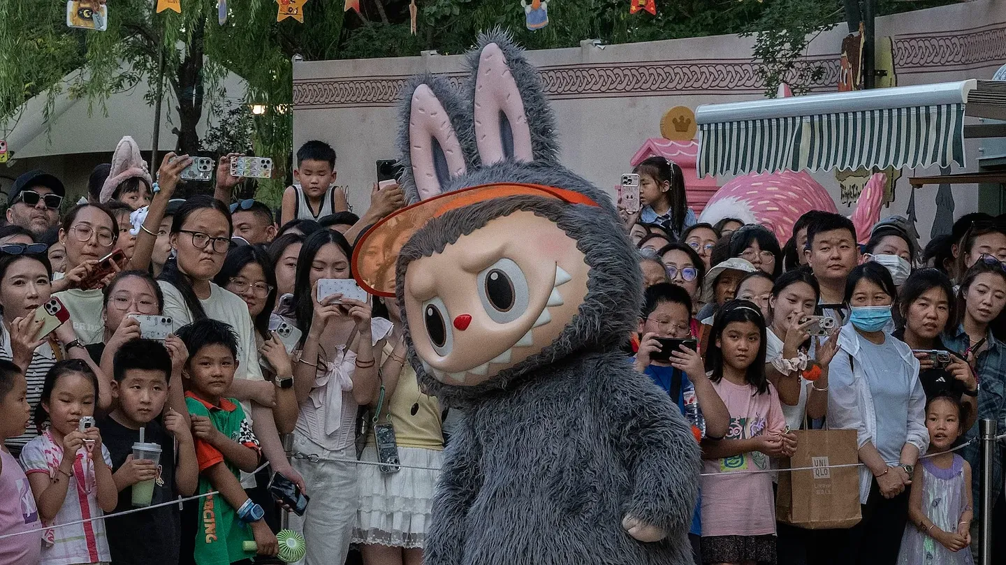 Голливуд пошёл по Лабубу: как куклы покоряют большой экран