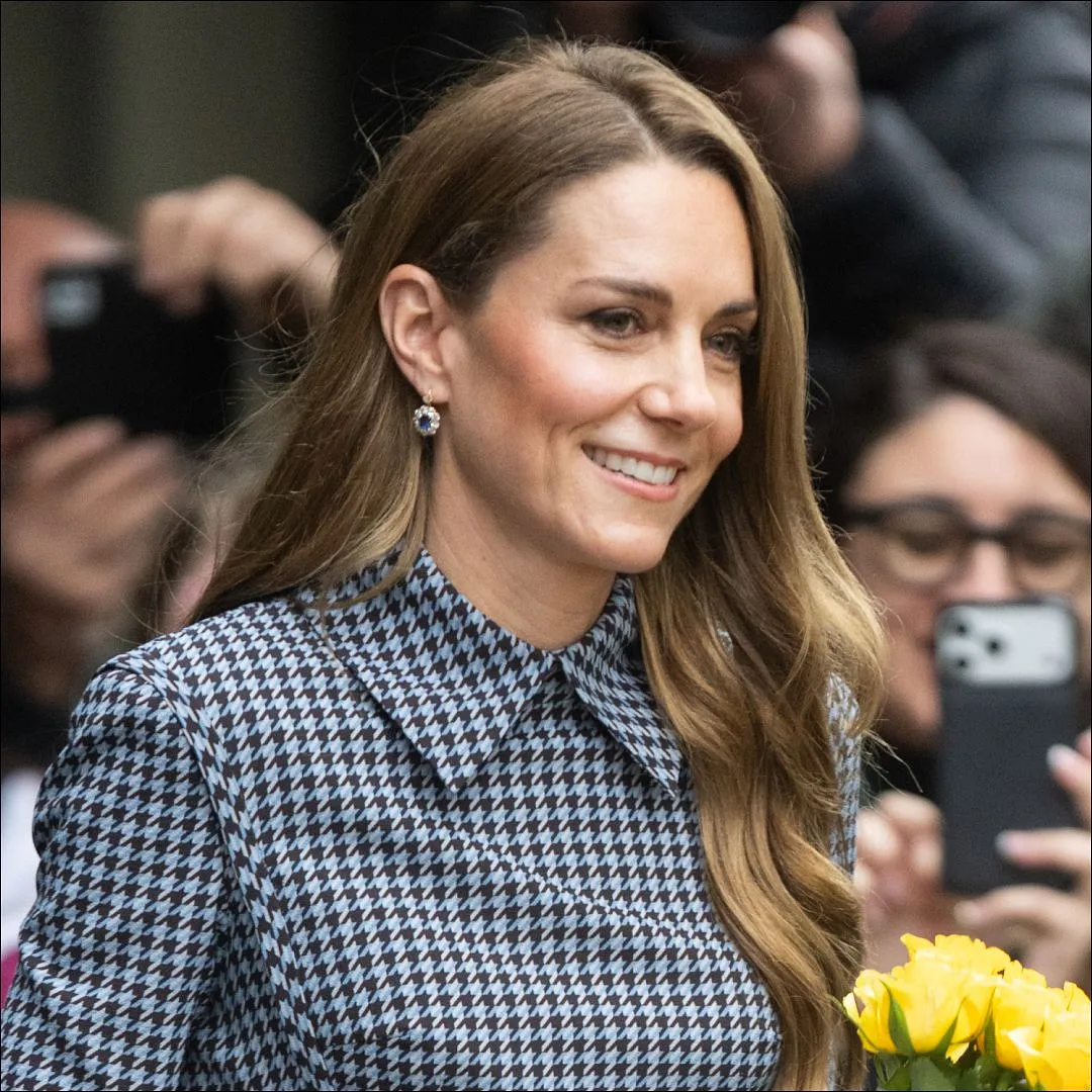 Кейт Миддлтон обновила гардероб культовой сумкой