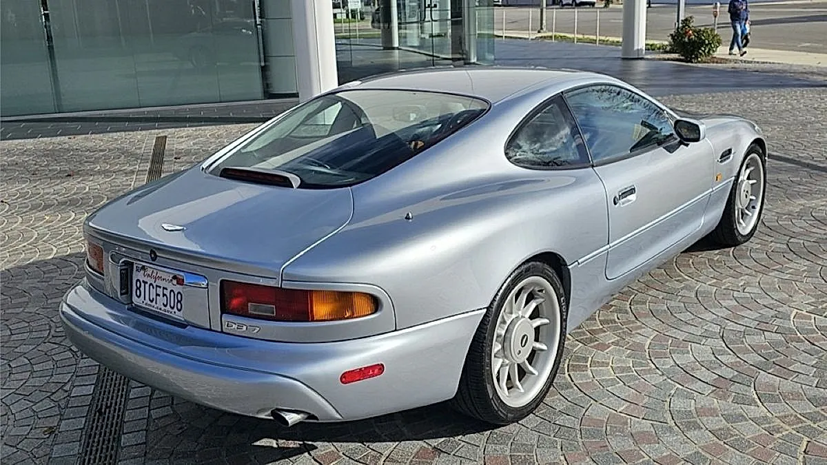 Aston Martin DB7 1997: британская легенда на вторичке