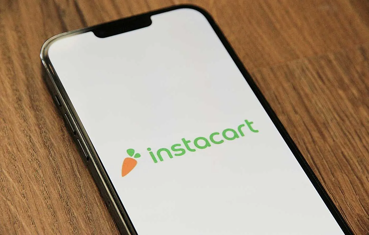 Instacart бросает вызов Нью-Йорку: борьба за минималку и чаевые