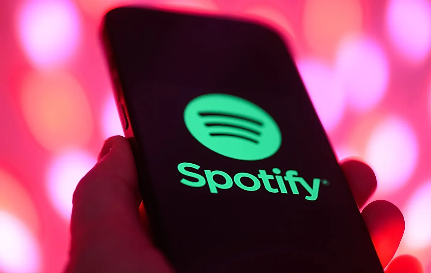 Spotify под огнем: бойкот, ICE и ИИ-музыка