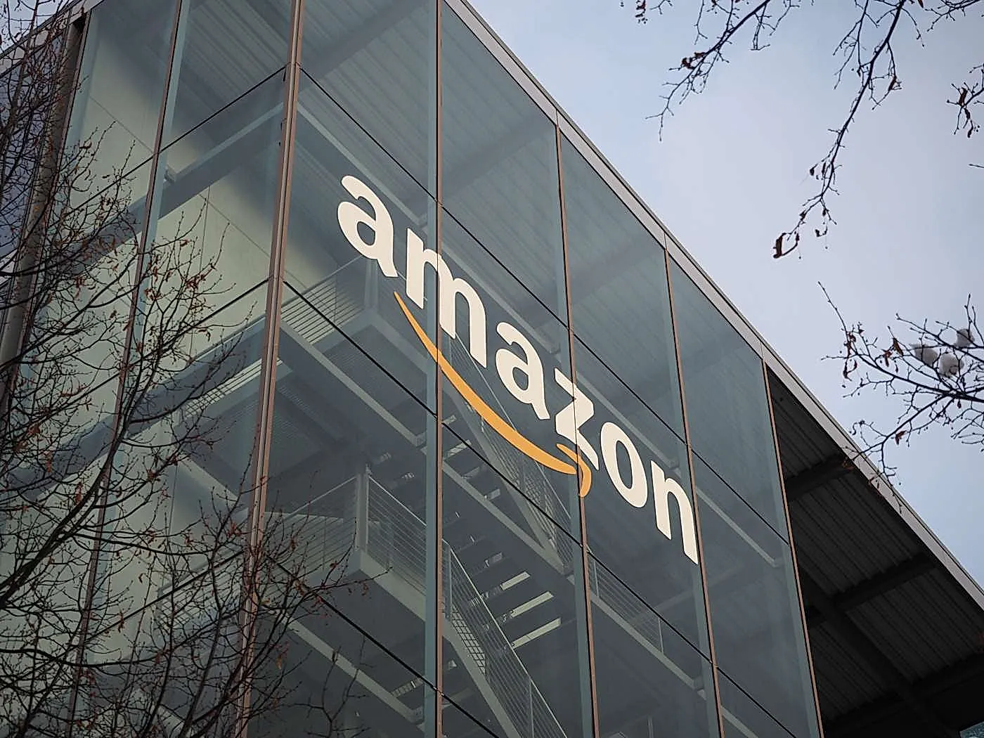 Amazon рассматривает разрыв с USPS