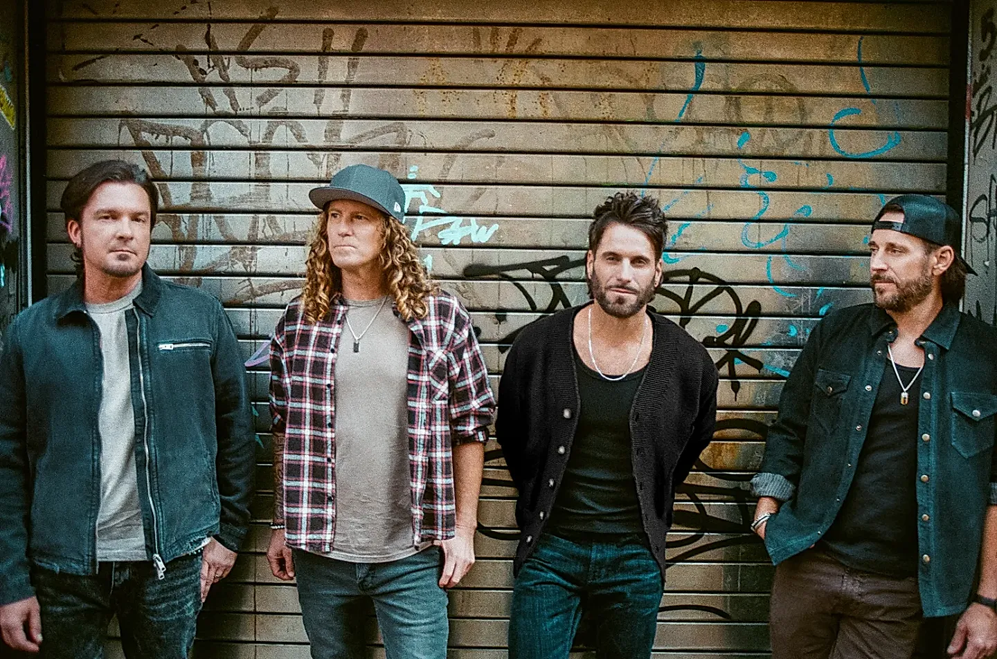 Пятый хит Parmalee: «Cowgirl» преподнесла группе золотую медаль чарта Country Airplay