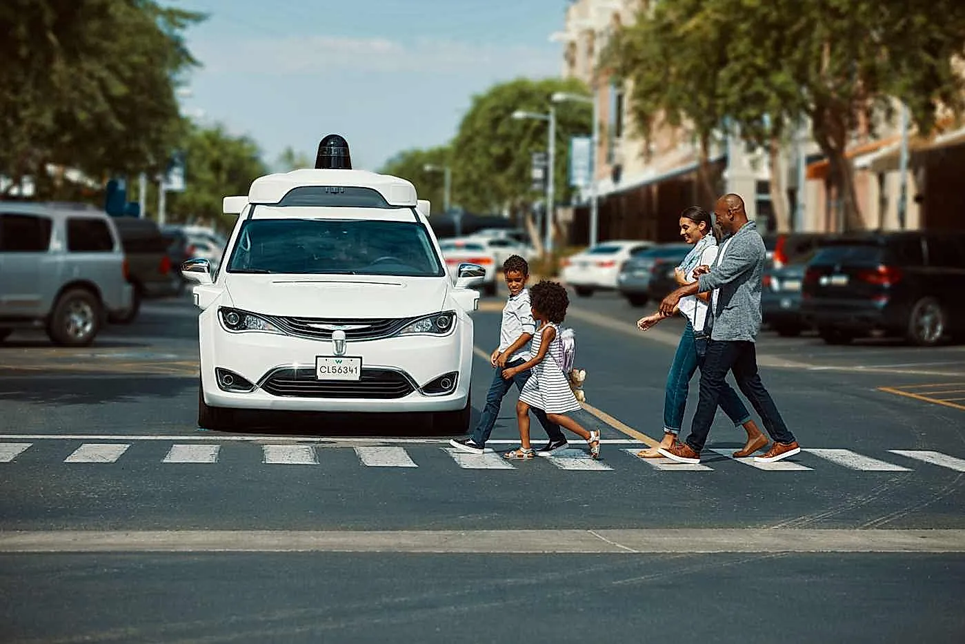 Waymo снова "отзывают" роботакси из-за школьных автобусов