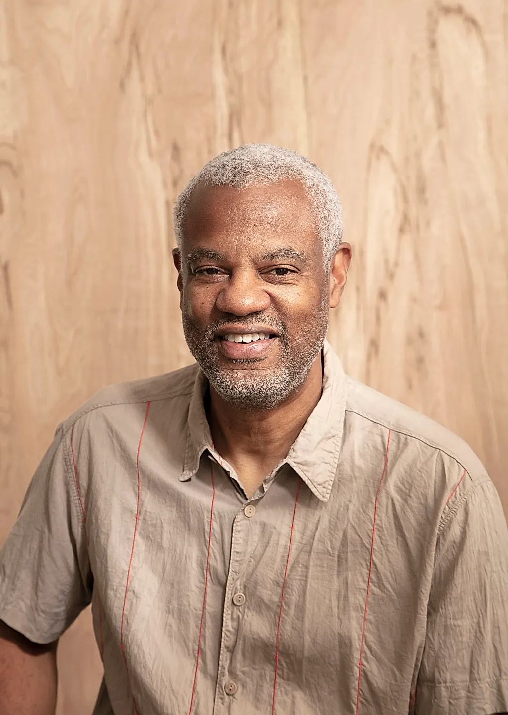 Hamza Walker получает престижную премию CCS Bard за кураторское мастерство