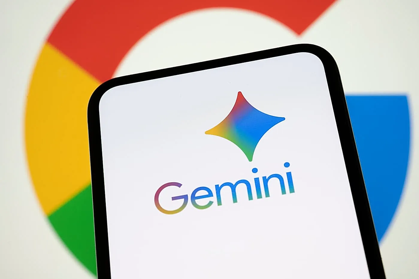 Google откладывает полную замену Assistant на Gemini