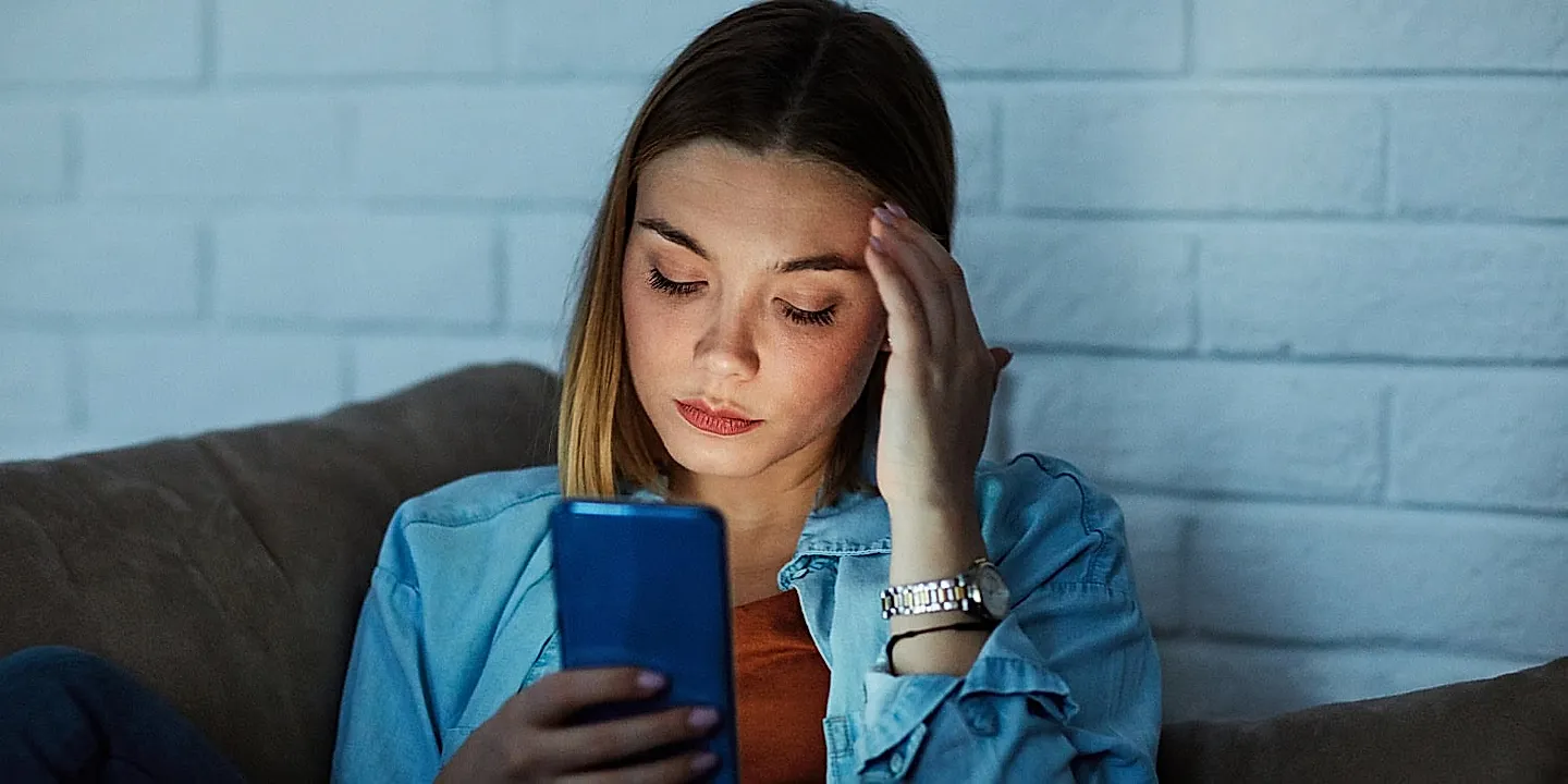 Разглядывать бывших онлайн – к токсичным чувствам