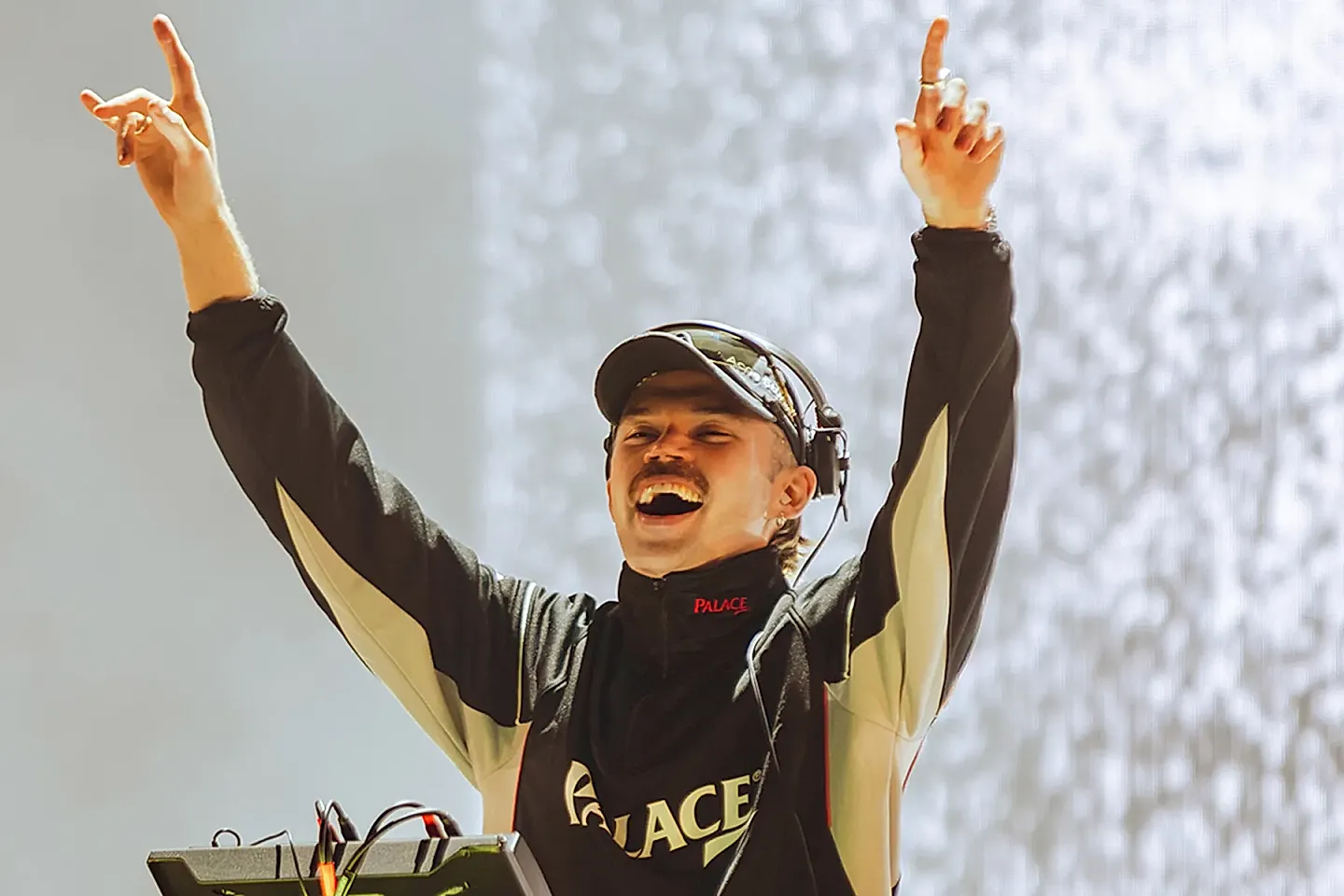 Dom Dolla и его дебют на стадионе в Австралии: танцпол на 40 тысяч человек