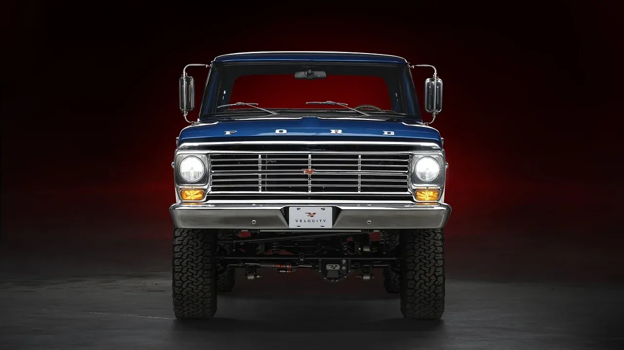 Velocity Restorations представила свой кастомный Ford F-150 1972 года